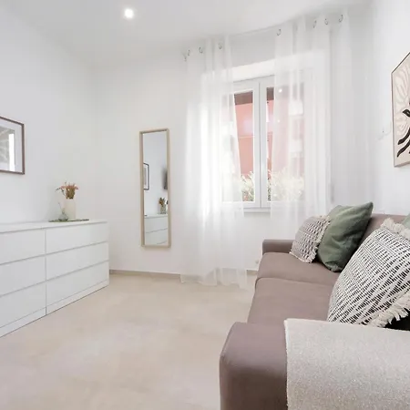Nancy Bleisure By Domusdimore Apartment Rome